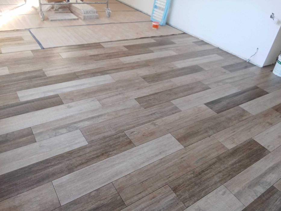 Різноробочий з надання послуг