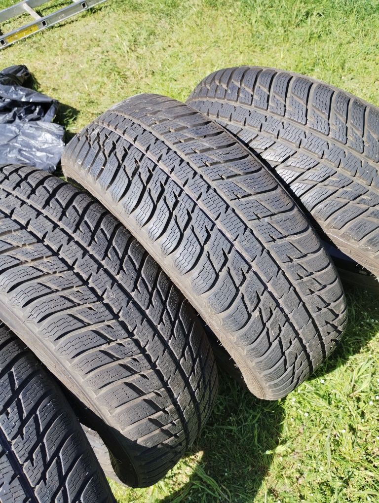 Opony  zimowe Nokian 4 szt. 225/60 R17 Hyundai Tucson