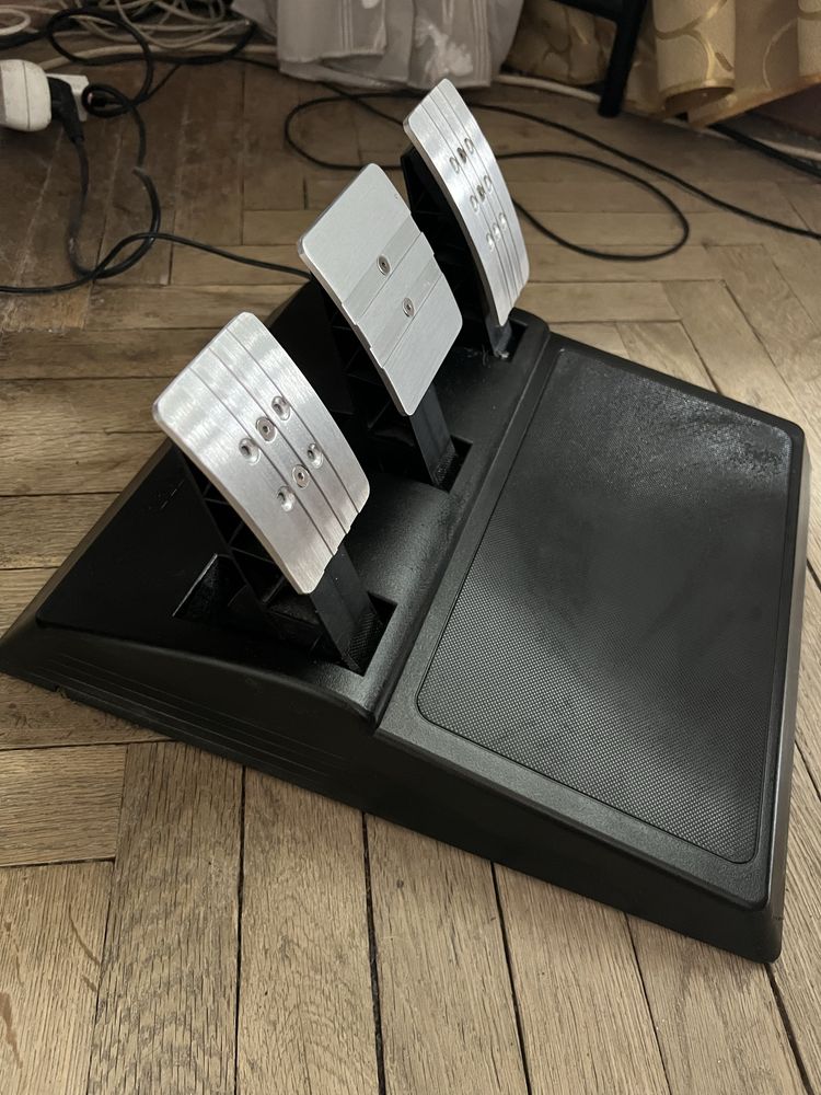 Кермо Thrustmaster t300 RS
