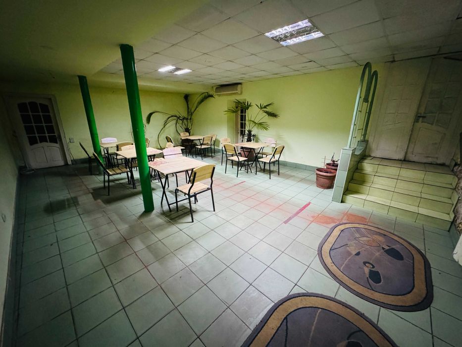 Продаж приміщення,  вул. Трускавецька 73, Дрогобич, (703 м.кв.).