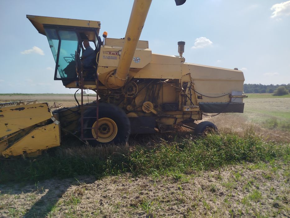 Kombajn New Holland 8055