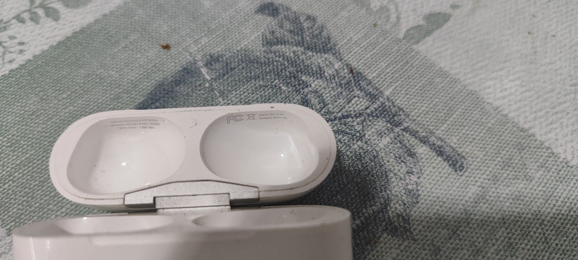 AirPods Pro Charging Case: A2190