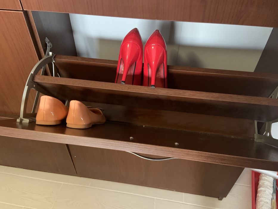 Тумбочка для зберігання взуття