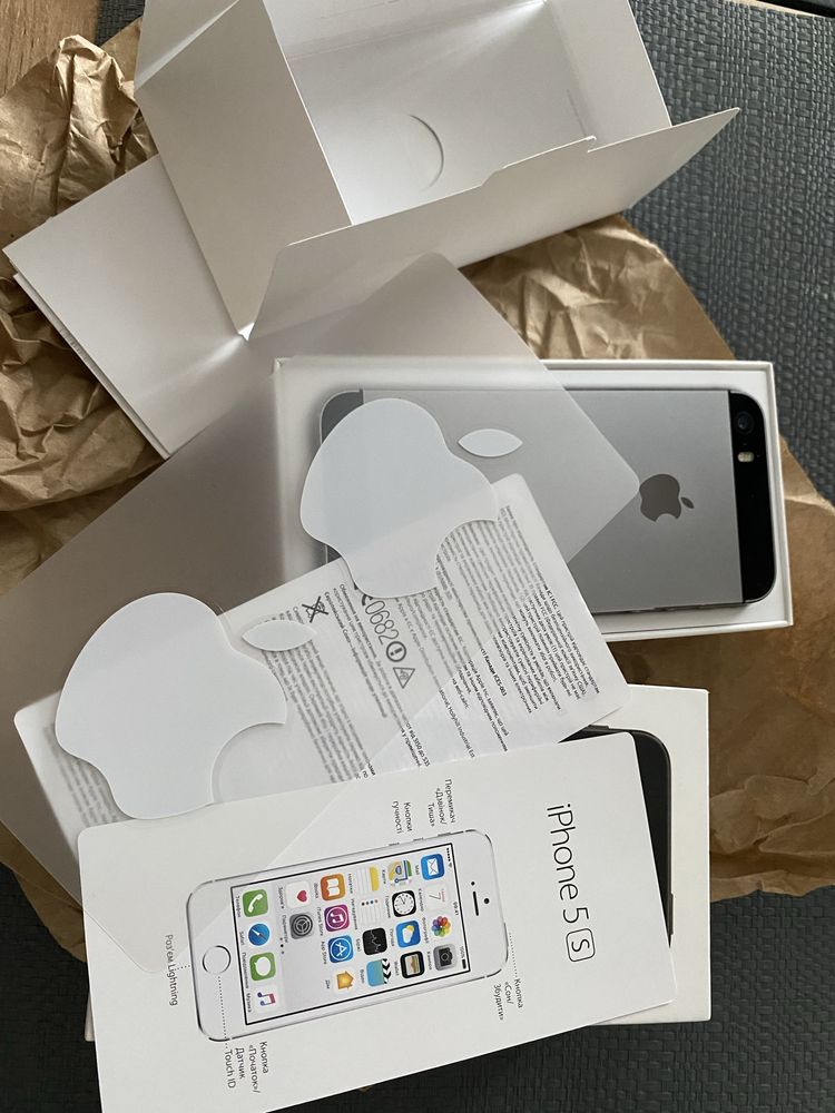 Iphone 5s 16 гб оригінал , стан ідеальний