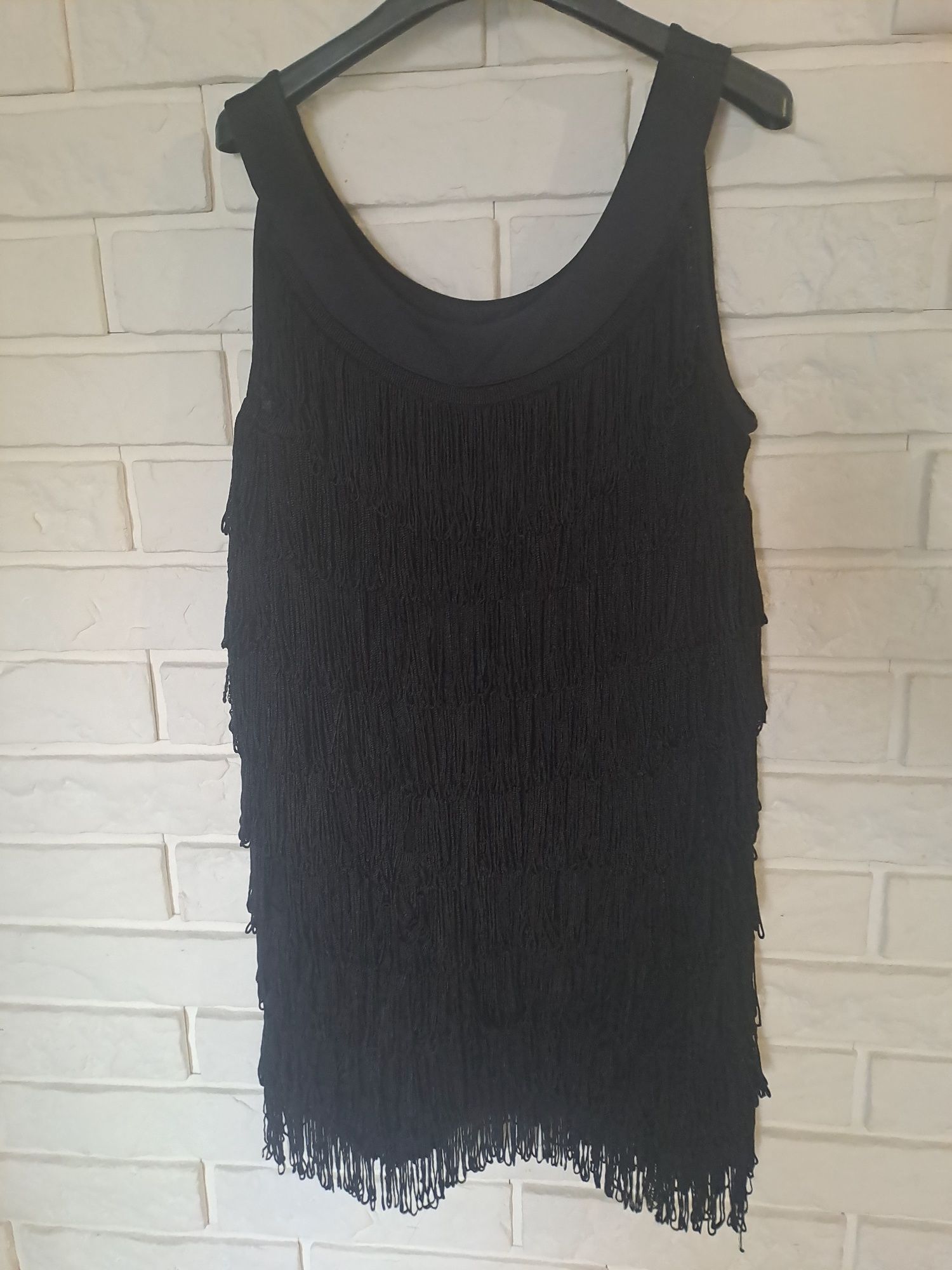 Czarna sukienka z frendzlami H&M r S