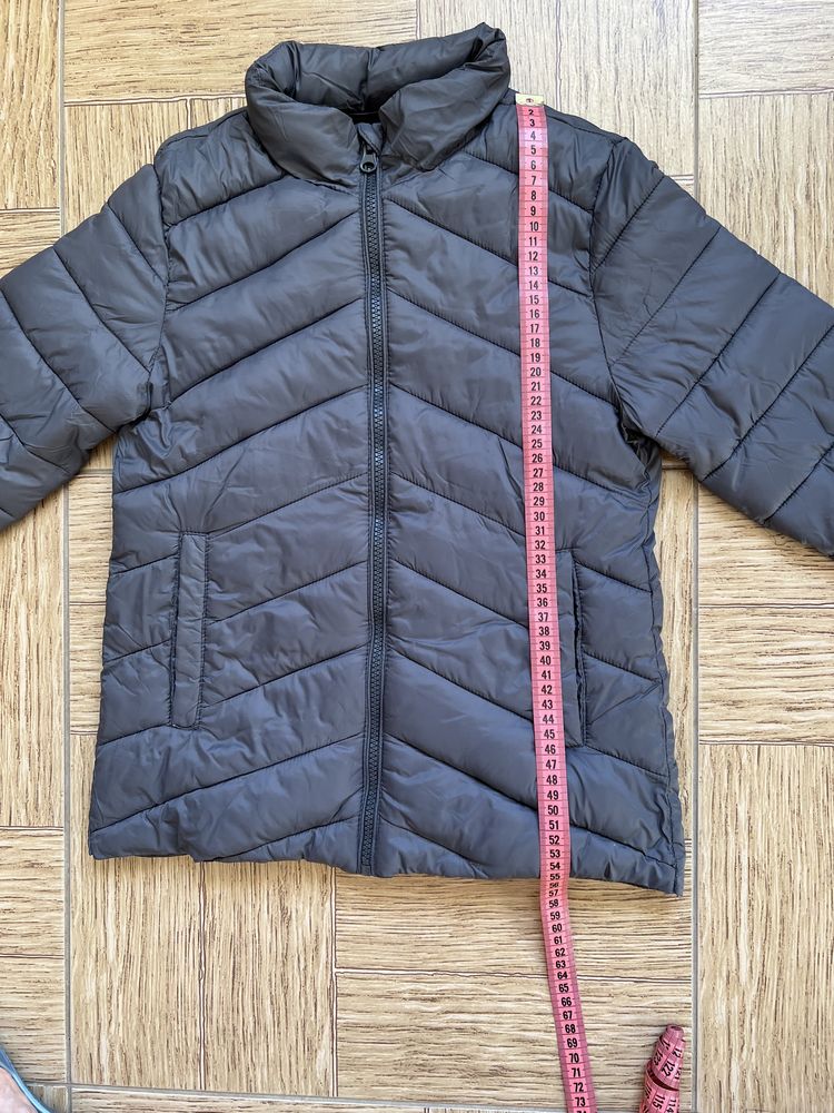 Продам демисезонную куртку Манго, 9-10 лет,140 см