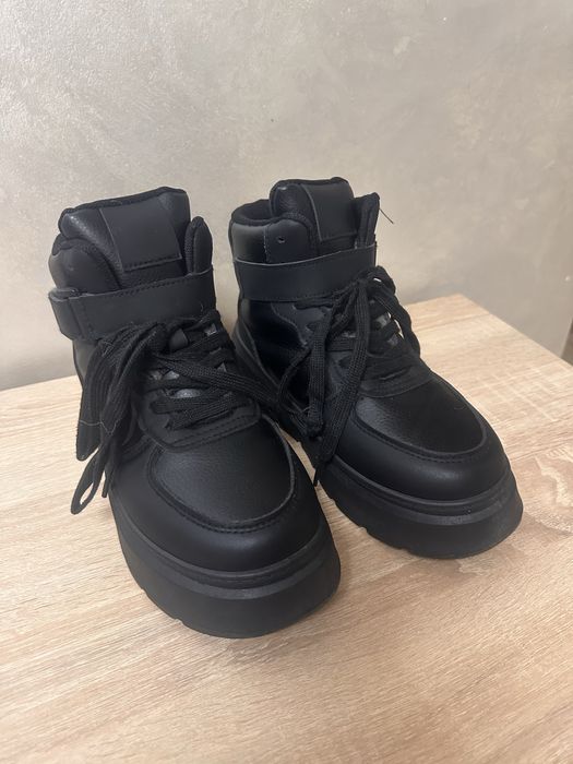 Зимові черевики