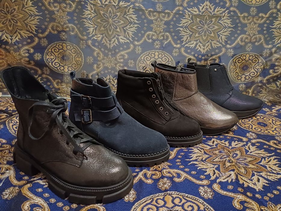 Продам зимове , жіноче взуття