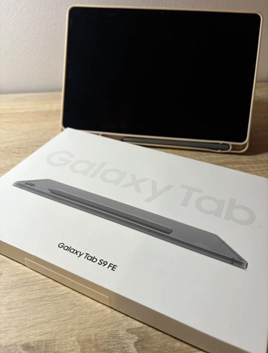 Samsung Galaxy Tab S9 FE + S Pen + etui stan bdb!