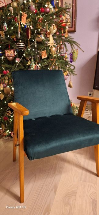 kultowy fotel polski typ 366, projekt Józefa chierowskiego
Chierowskie