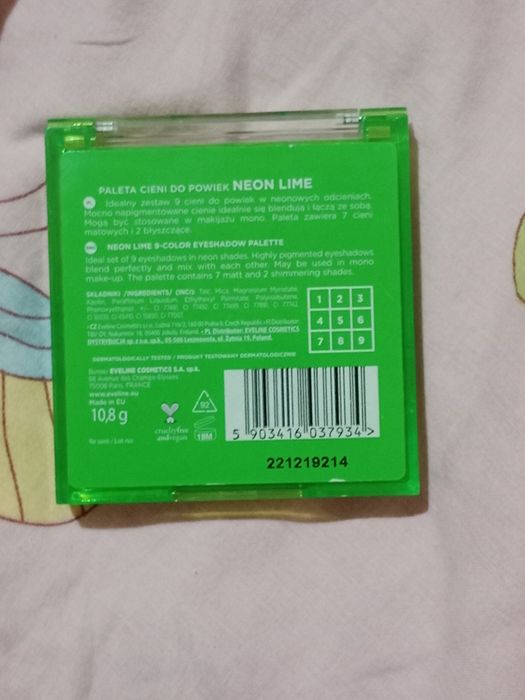 Paletka cieni do powiek Eveline neon lime