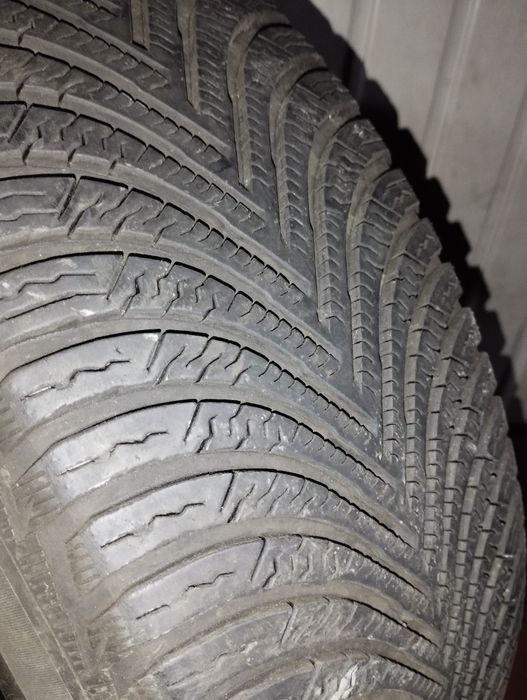 1 pneu Michelin Alpin 5 - 215 65 R17 6mm piso