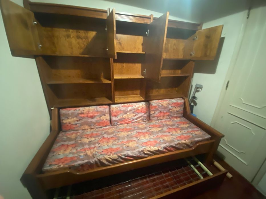 Móvel com cama e arrumação