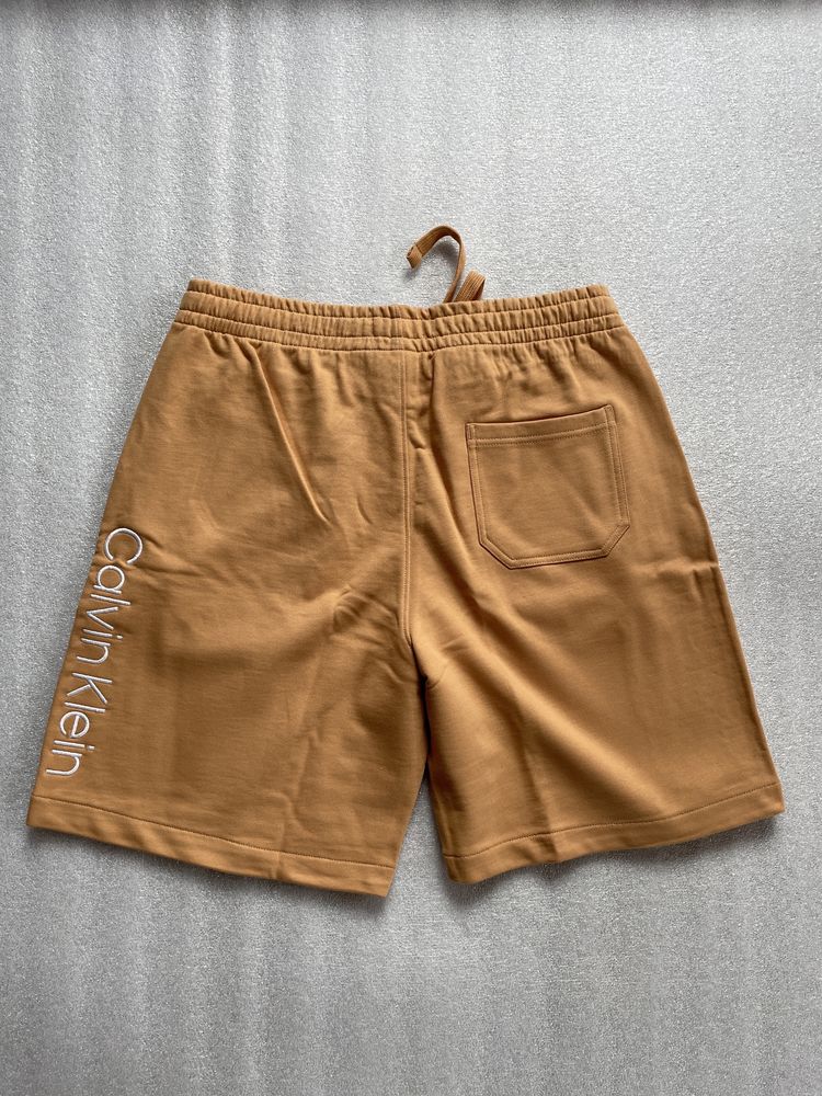 Новые шорты calvin klein (ck standard logo clay shorts ) с америки m,l