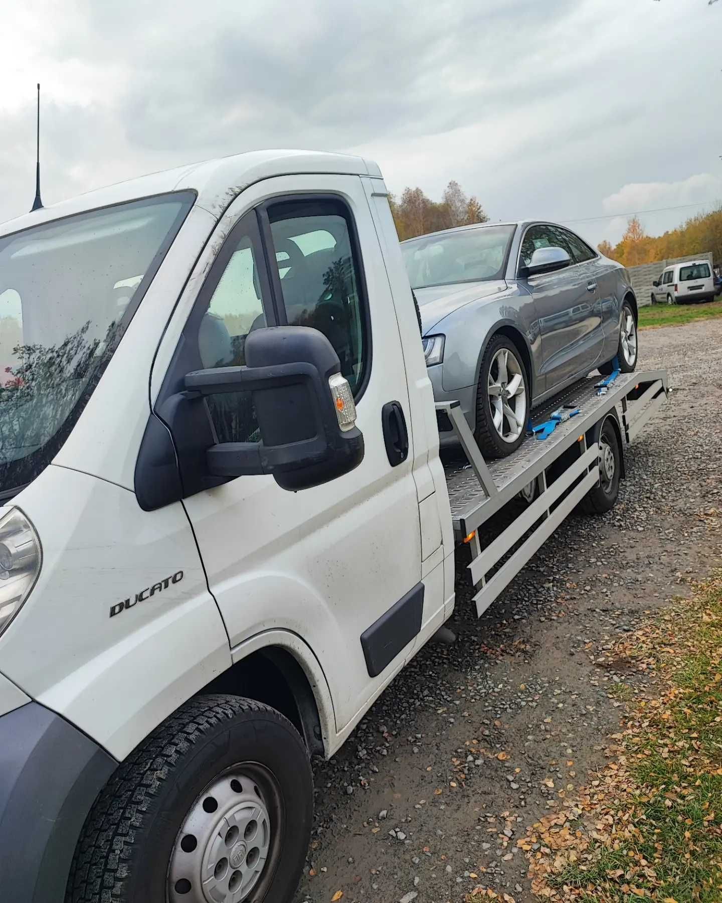 Transport tanie holowanie autolaweta pomoc drogowa mechanik Poznań