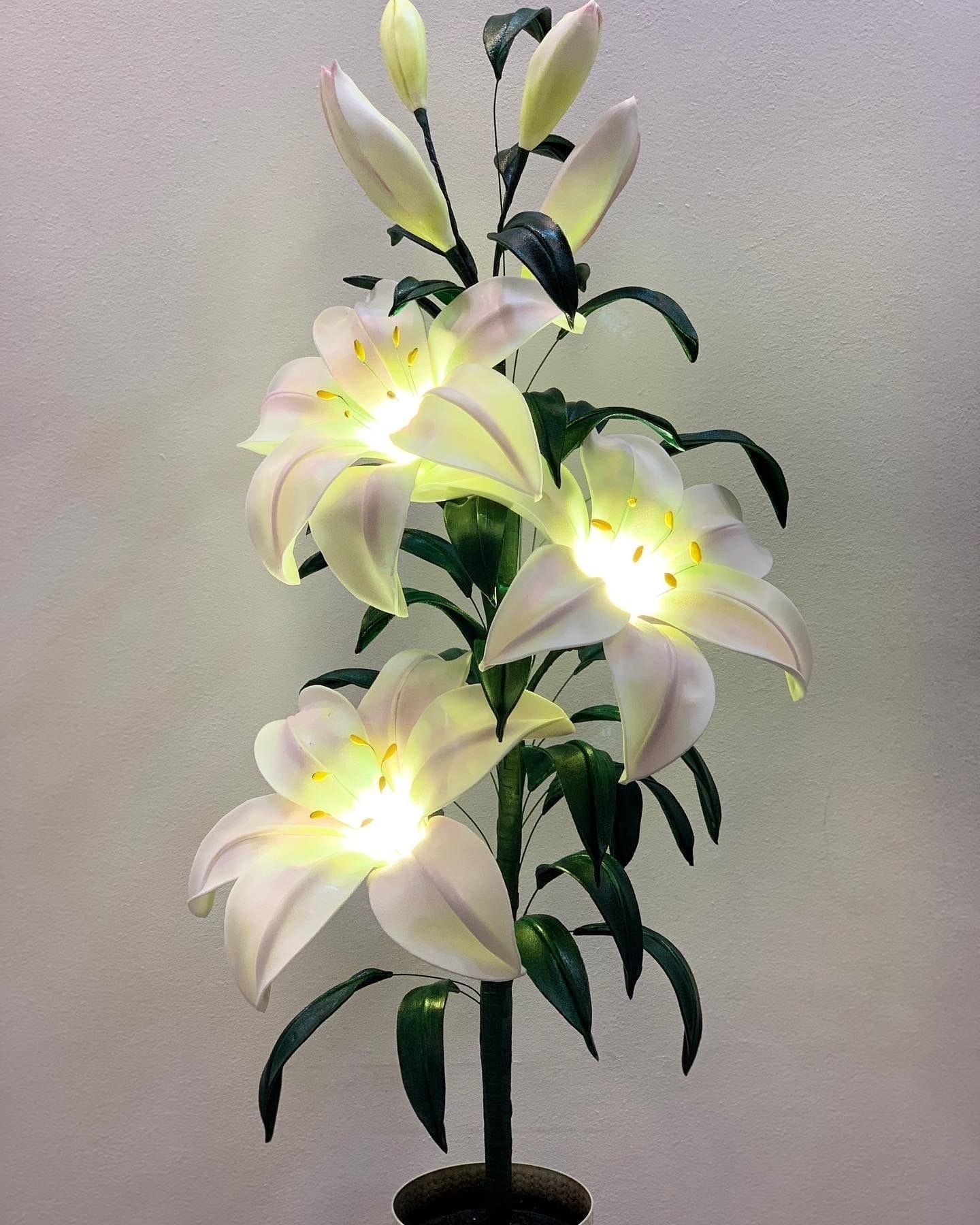 Lilia z izolonu kwiaty z izolonu izolon