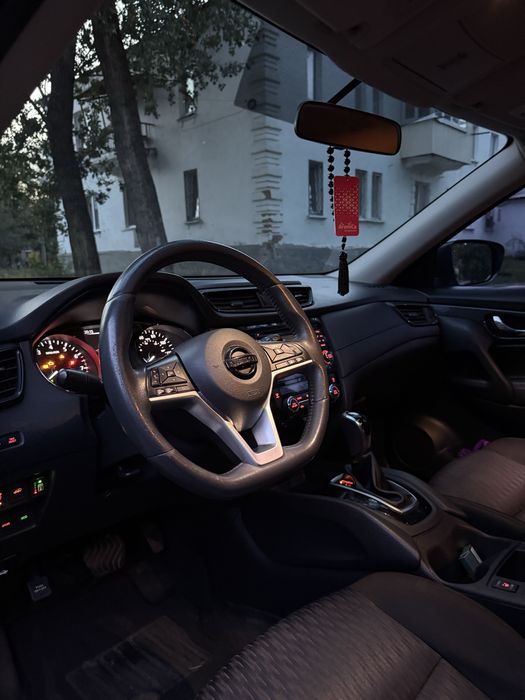 Продам автомобиль Nissan Rogue 2017 2.5 Газ
