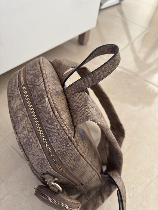 Vendo mochila Guess