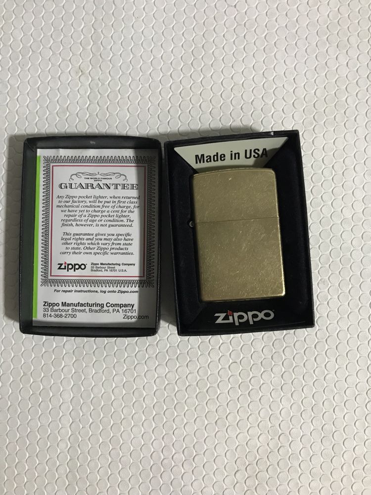 Isqueiro Zippo gold dust