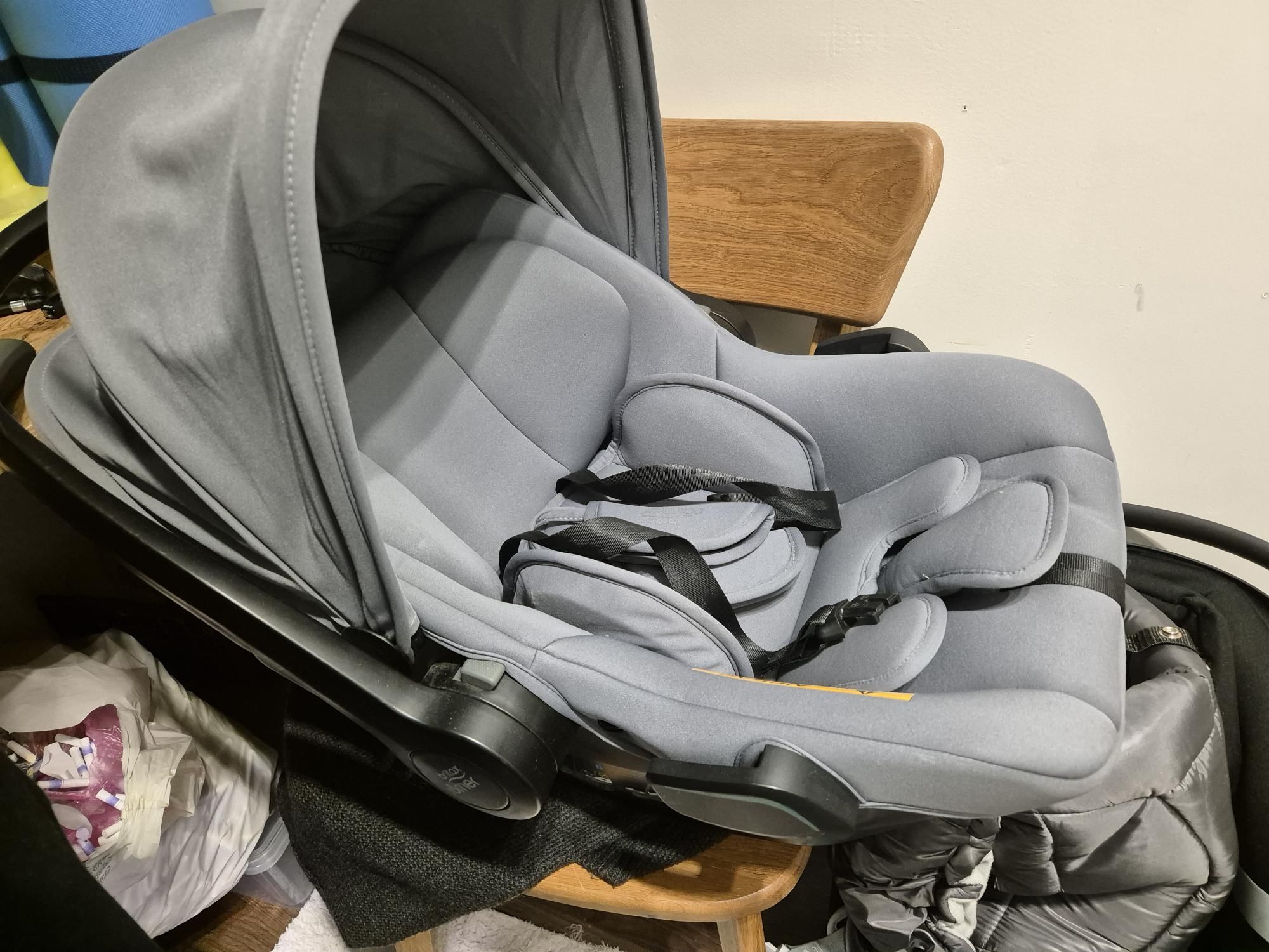 Продам Автокрісло Britax Römer BABY-SAFE