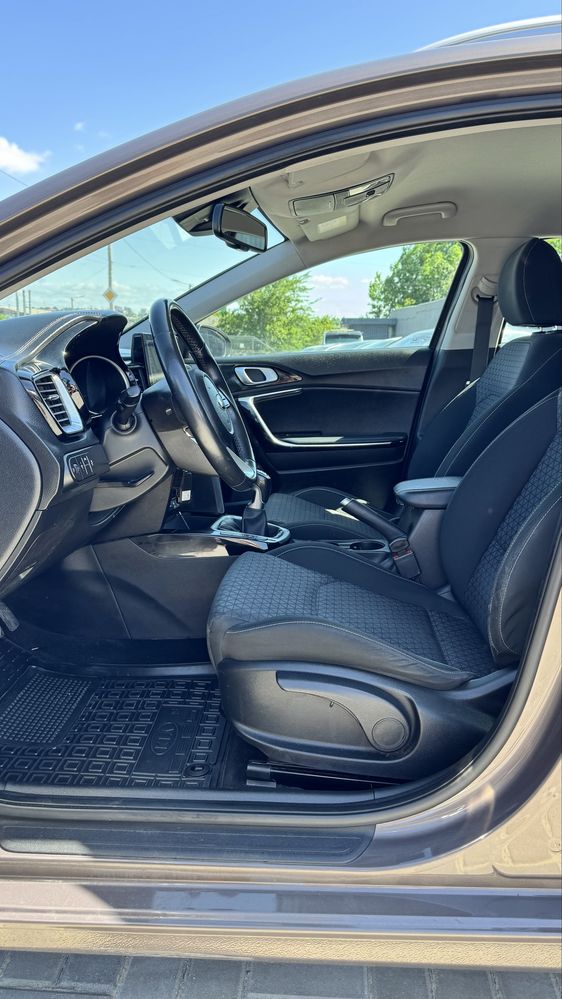 Kia Ceed Кіа Сід 2018 рік 1.6 дизель КОМПЛЕКТАЦІЯ
