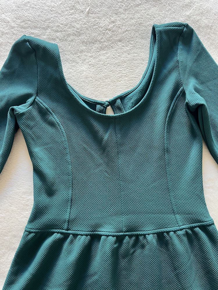 Vestido verde escuro texturado Bershka