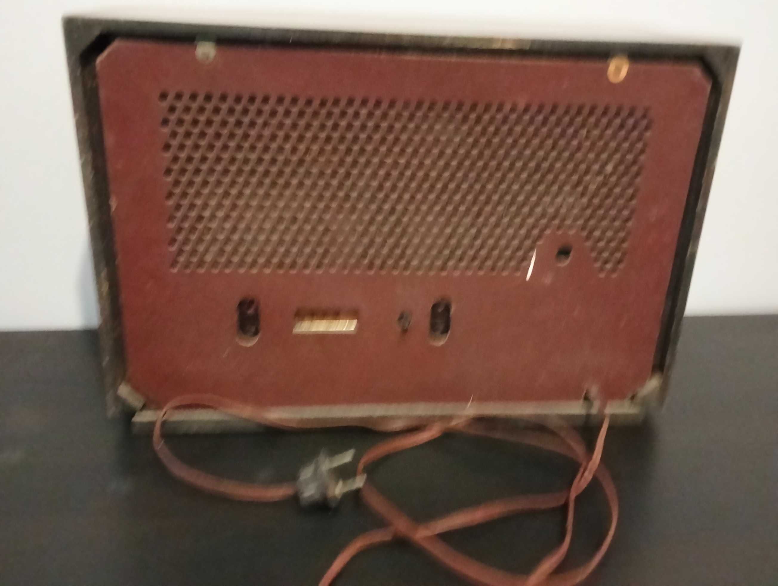Radio antigo (válvulas) MEDIATOR a funcionar