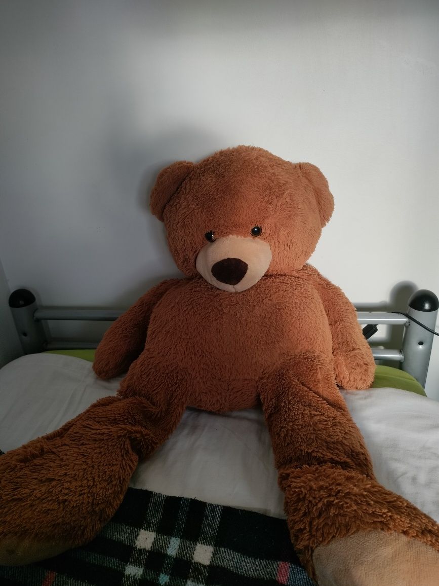 Urso de peluche castanho