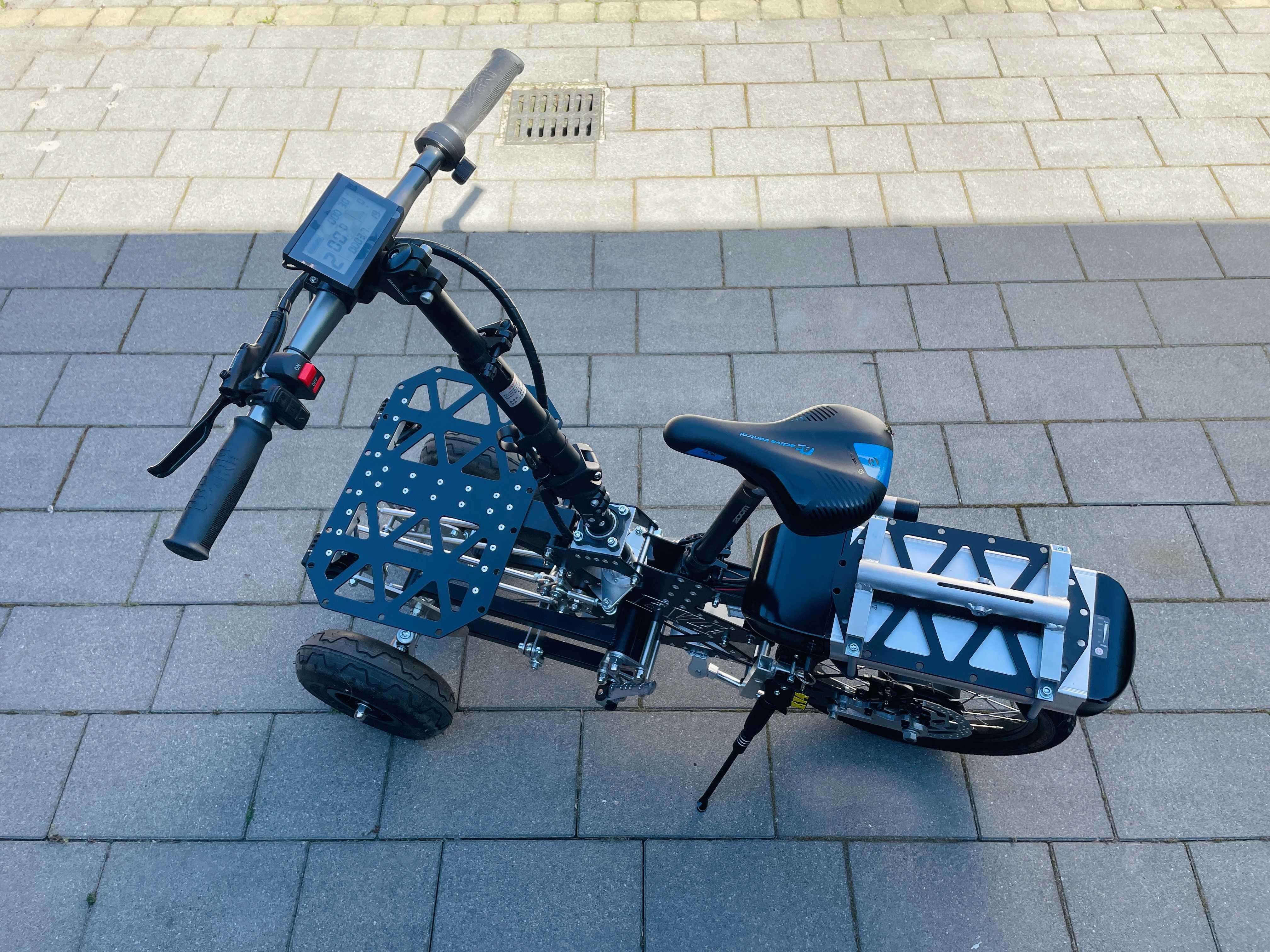 pojazd skuter elektryczny trzykołowy składany EV4 Gremlin