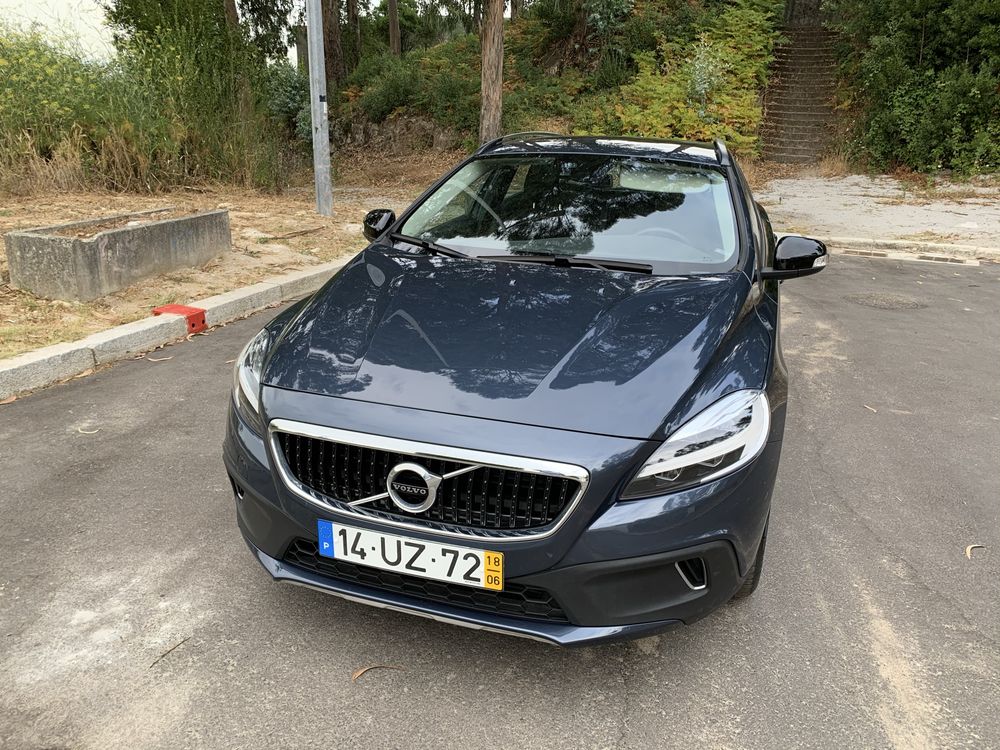 VOLVO V40 Cross Country D3