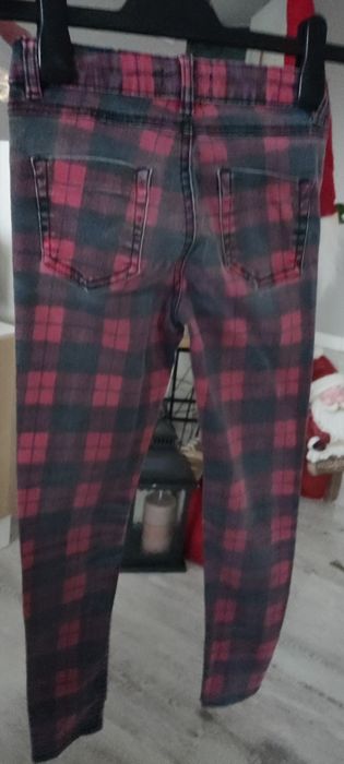 Spodnie Reserved krata, rozmiar 140.
