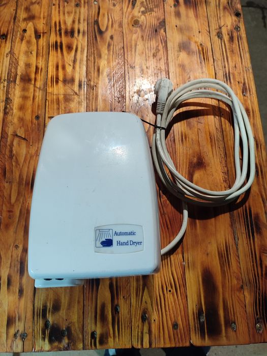 Електросушарка для рук
Сенсорна
Б/у
В хорошому стані!
Ціна 85