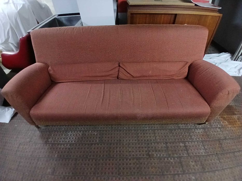 Dois Sofás - Sofá Cama + Sofá