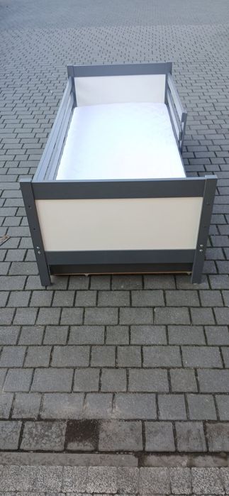 Łóżko 94x200x64 plus materac i szuflada