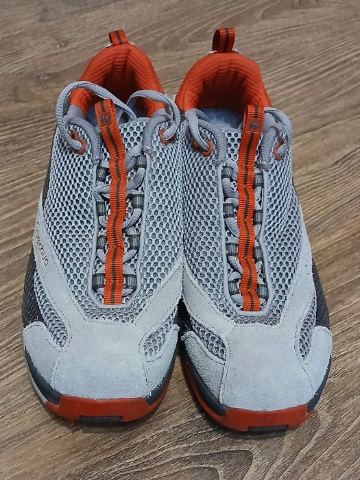 Продам  спортивне взуття фірми Quechua