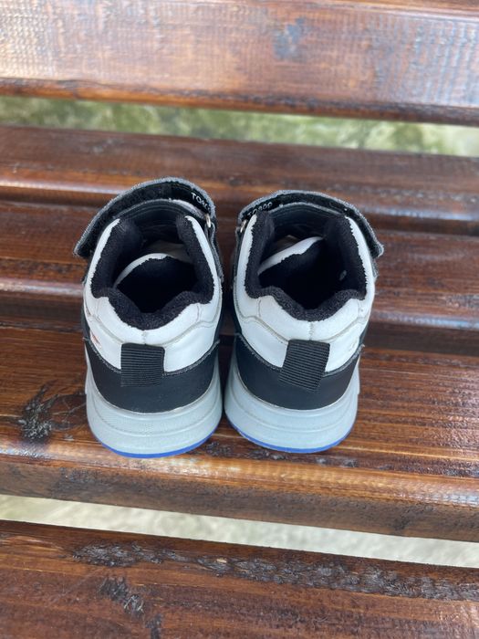 Продам кросівки