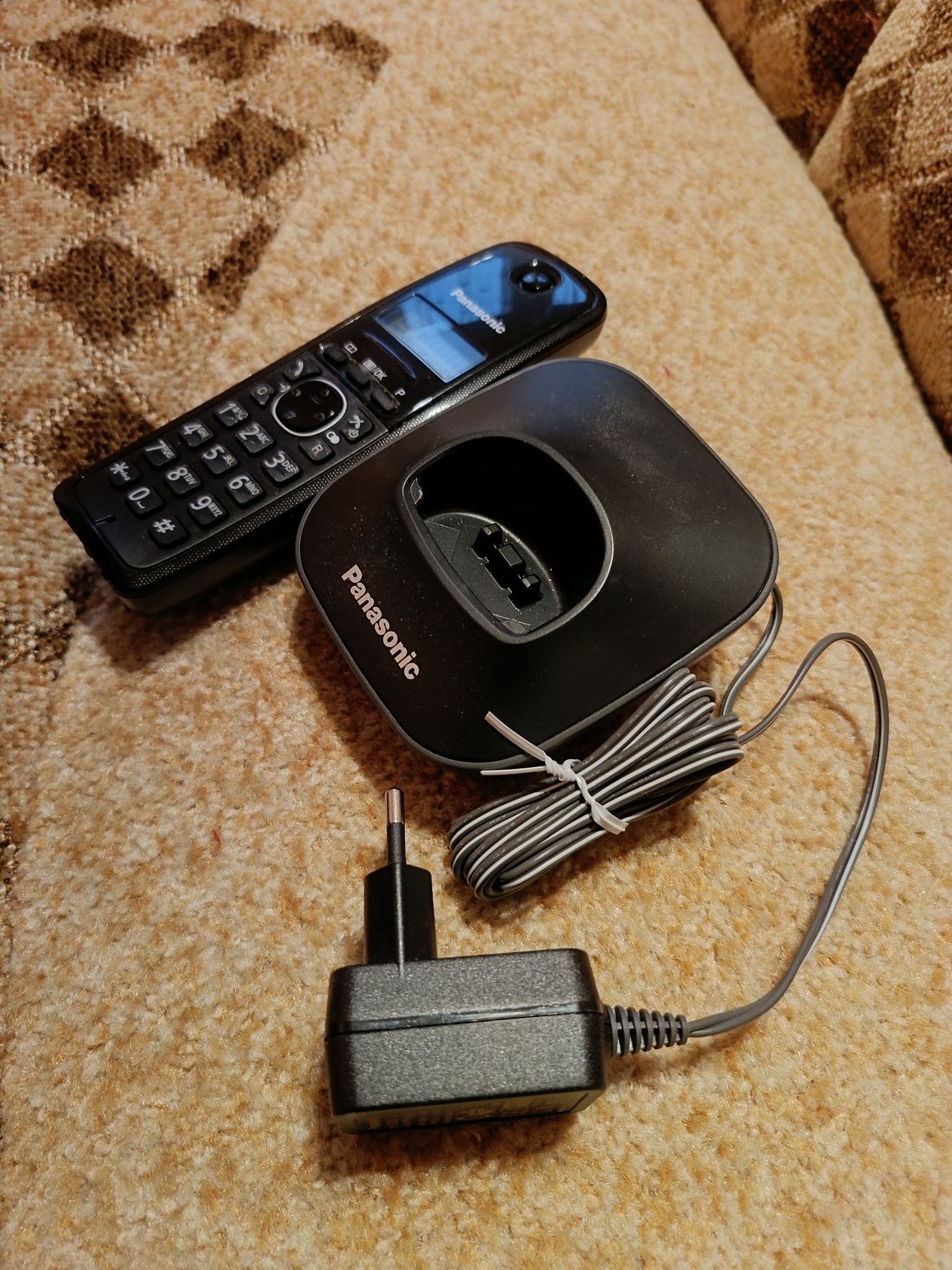 Telefon bezprzewodowy stacjonarny Panasonic kx-tg1611