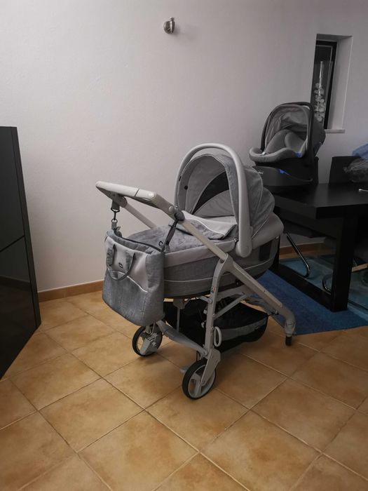 Carro para bebe (carro, ovo e alcofa)