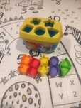 Klocki do sortowania Fisher-Price – pierwsze klocki dla malucha