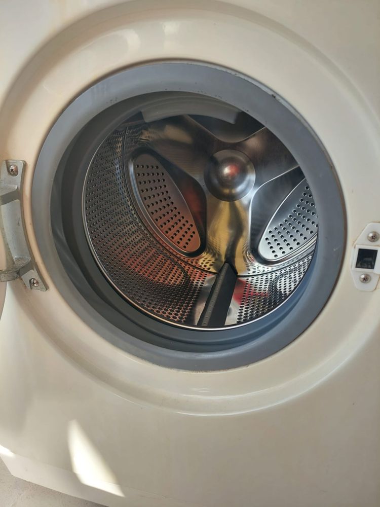Máquina de lavar roupa Samsung de 7kg.
