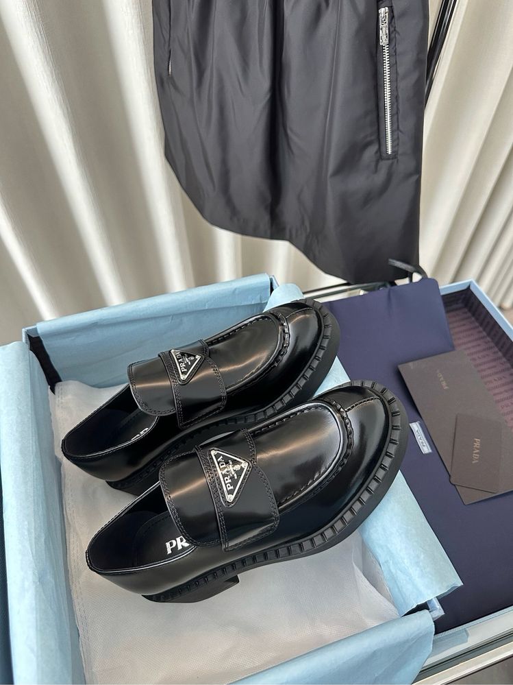 Лофери  Prada..,