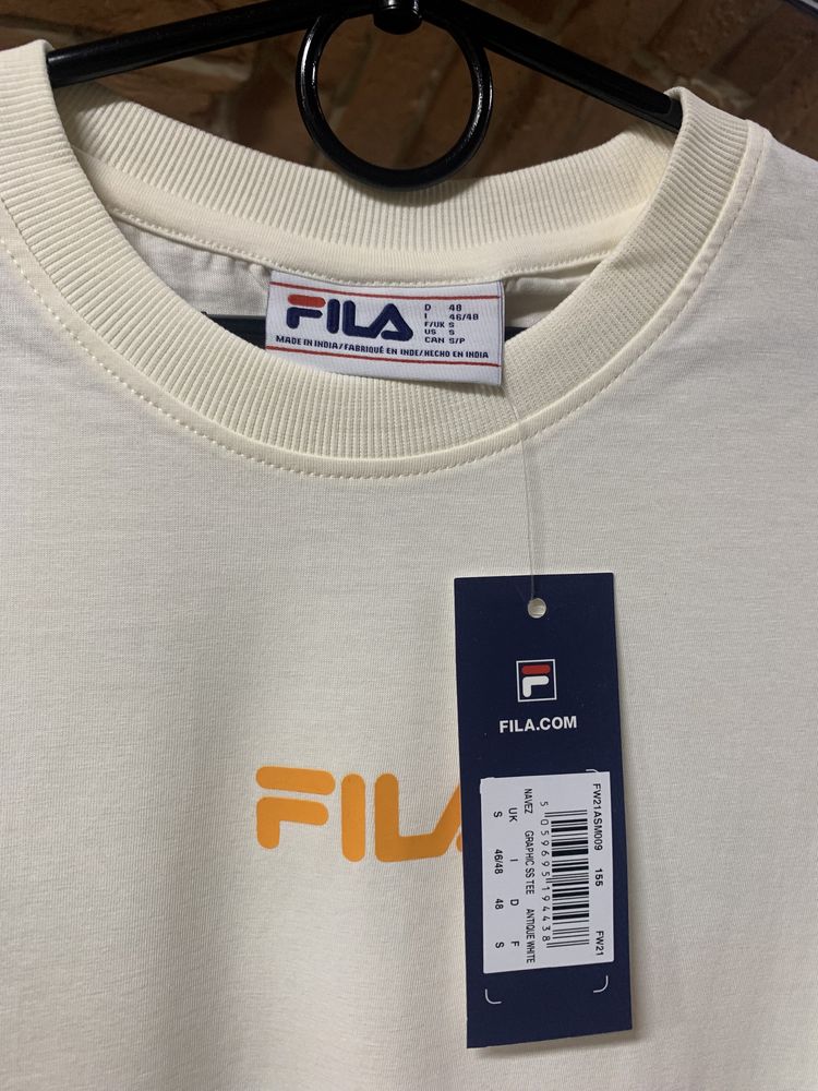 Футболки Fila big logo гори на спині туристичні нові в упаковці USA