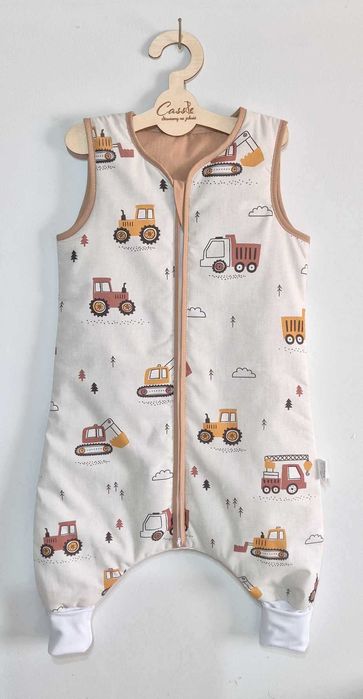 Śpiworek z nogawkami standard 2,5 tog rozmiar 110 wzór Traktory Beżowe