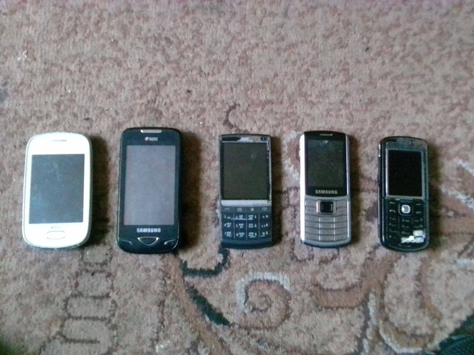 мобильные телефоны