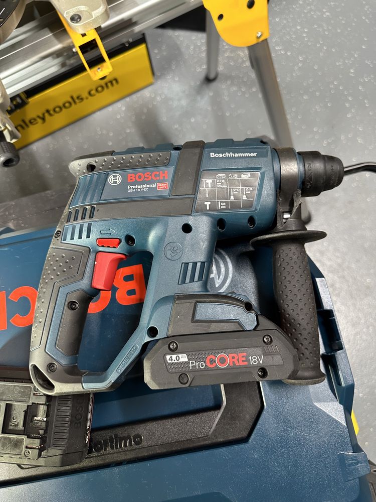 Безщітковий акумуляторний перфоратор Bosch gbh 18 v-ec Комплект