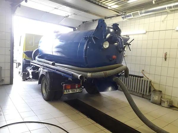 Викачка ям з мийок.Викачка септиків.Викачка вигрібних ям