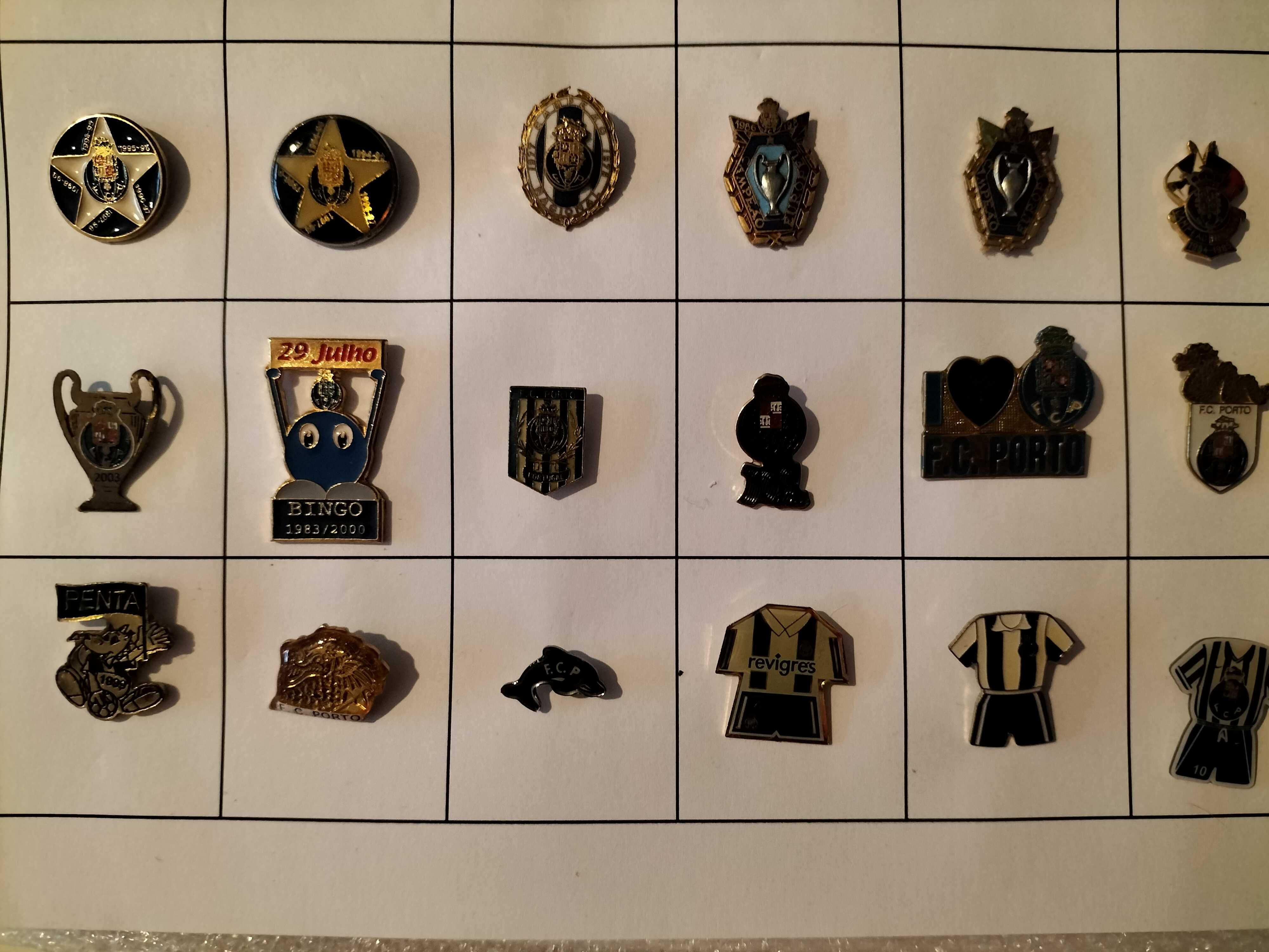 Colecção de 116 emblemas todos diferentes do Futebol Clube do Porto.