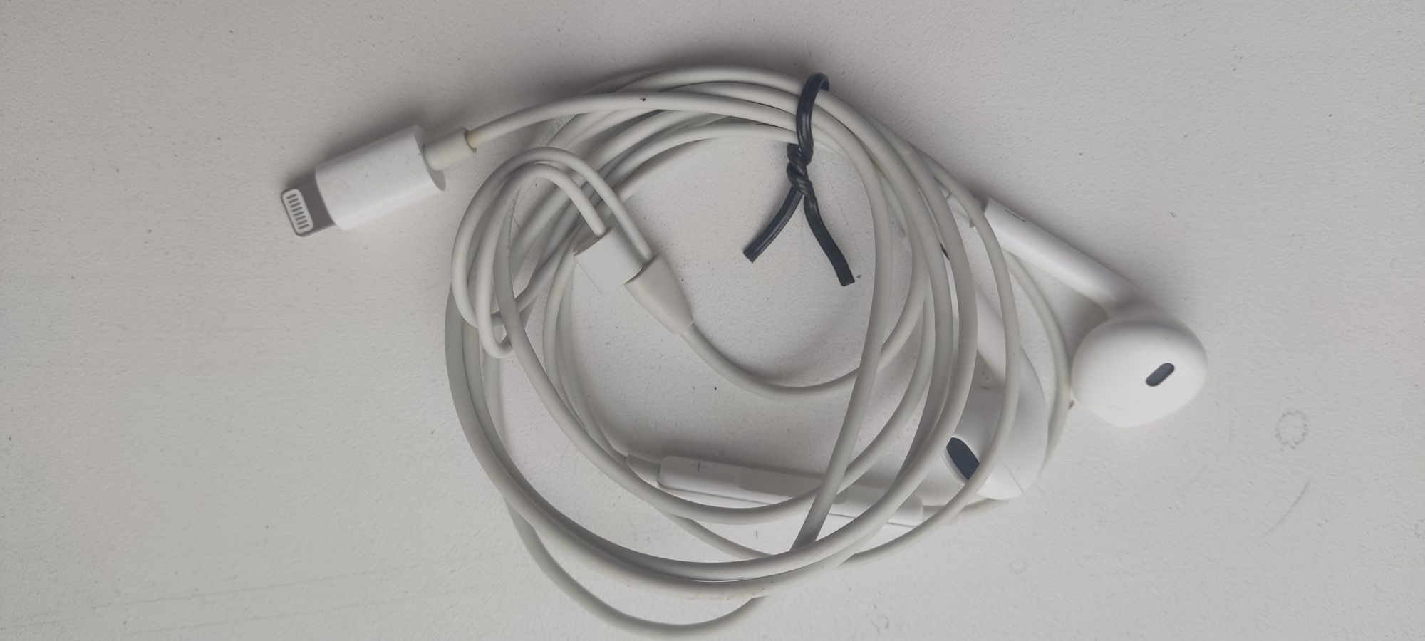 Наушники Apple EarPods with Lightning Connector проводные Оригинал