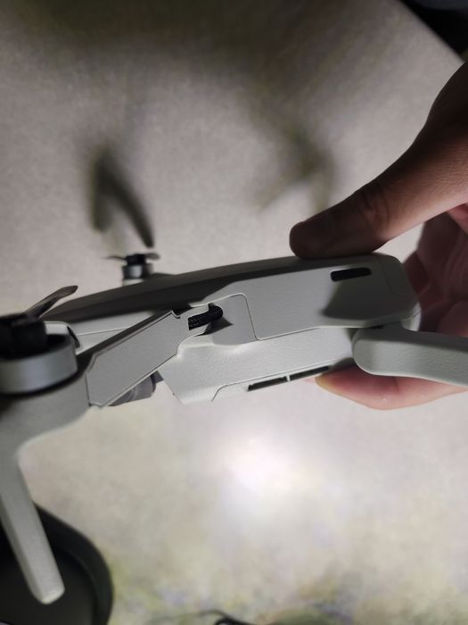 Дрон dji 4 k mini , не працює, під ремонт