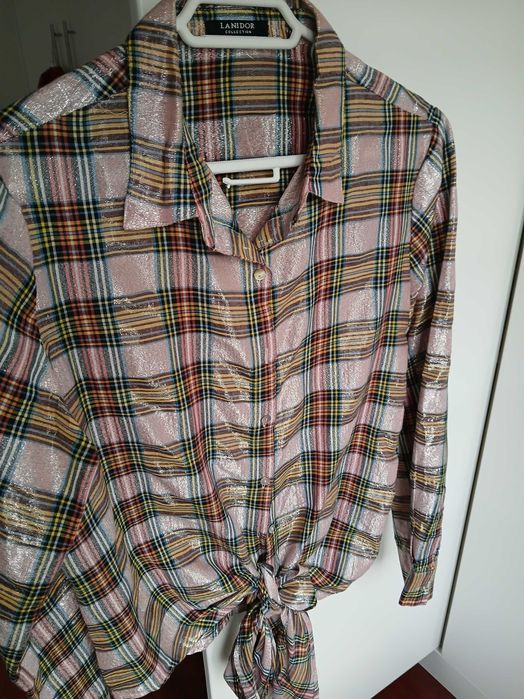 Linda blusa padrao quadrados tons rosa